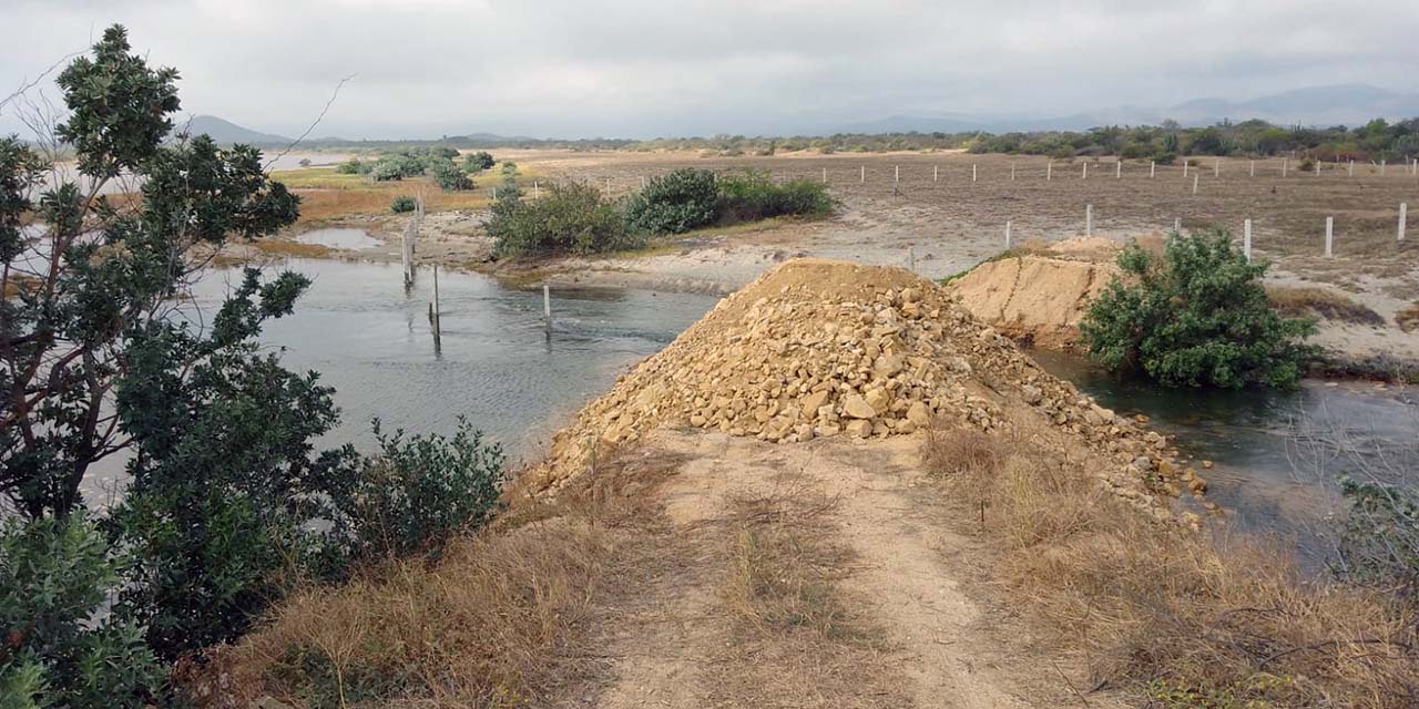 Cierran compuerta para evitar que se pierda la producción de sal | El Imparcial de Oaxaca