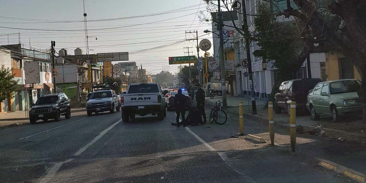 Policía resulta herido al caer de bicicleta en mal estado | El Imparcial de Oaxaca