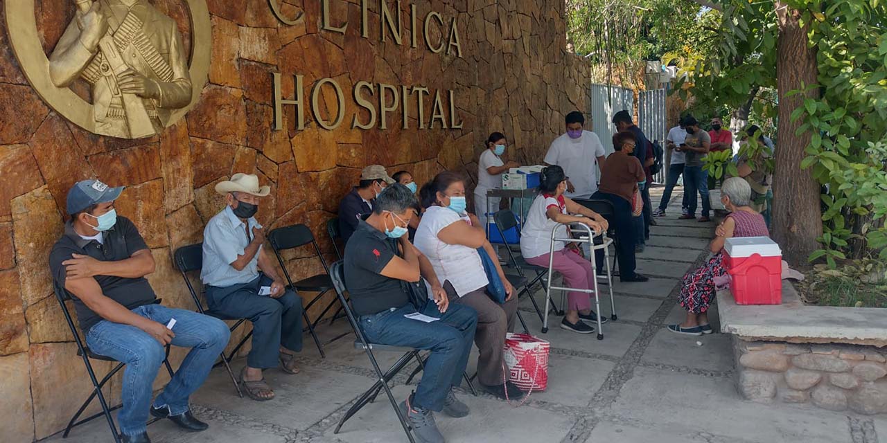 Vecinos de Cuicatlán, en espera de más vacunas contra el Covid | El Imparcial de Oaxaca