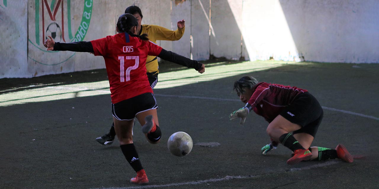 Cobras monarca del futbol rápido femenil | El Imparcial de Oaxaca