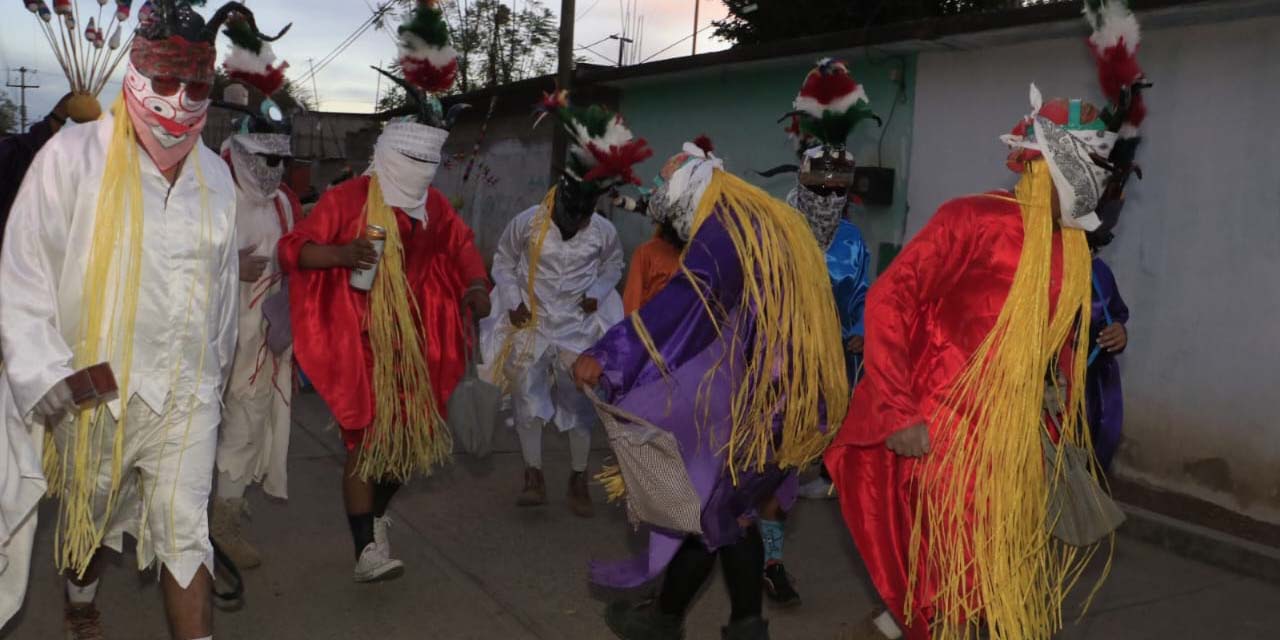 Fotos: Adrián Gaytán / Los bailables, la tradición en Trinidad de Zaachila