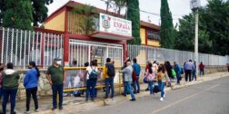 Foto: Luis Alberto Cruz / Madres y padres de familia acusan al director de la escuela España de desestabilizar el plantel