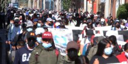 Foto: Luis Alberto Cruz / Normalistas vuelven a marchar del Monumento a la Madre al Zócalo de la ciudad; entregan demandas