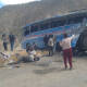 Suman 17 fallecidos por volcadura de autobús con migrantes
