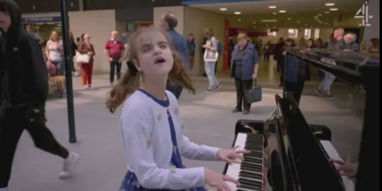 VIDEO: niña invidente demuestra su habilidad con el piano | El Imparcial de Oaxaca