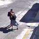 (VIDEO) La despojan de su teléfono celular en Puebla