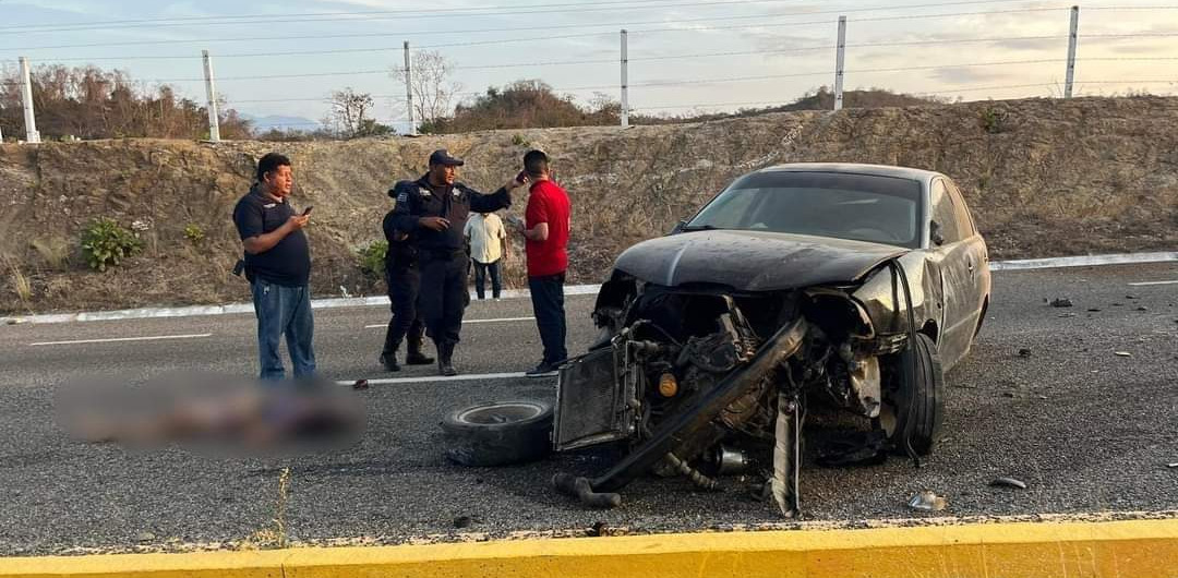 Brutal accidente sobre la Carretera Federal 200 | El Imparcial de Oaxaca