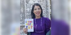 Ana Vásquez Colmenares comparte que el libro es resultado de una selección de la editorial para conmemorar el Día Internacional de la Mujer