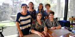 Foto: Rubén Morales / Ángeles Hampshire, Silvia Hampshire, Toña Jiménez, María Cristina Álvarez, María Cristina García y Blanca Azucena Villanueva cultivaron su amistad con esta reunión.