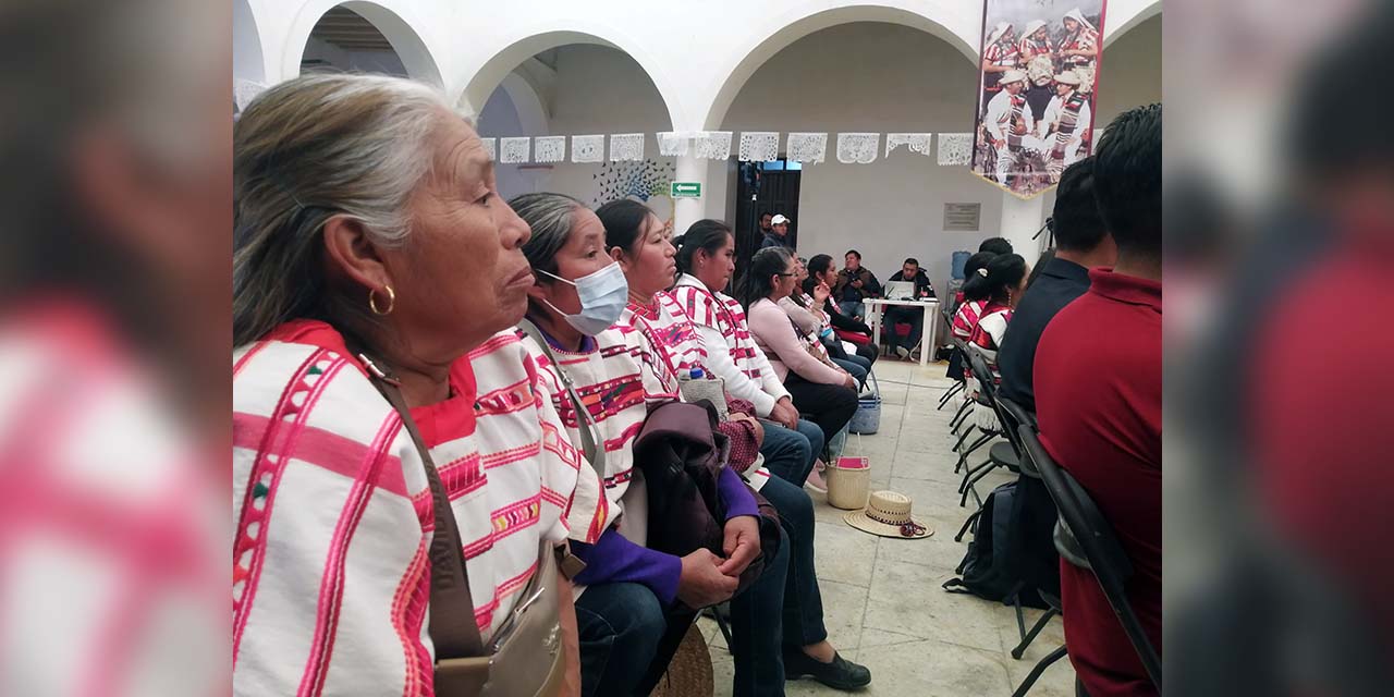 Realizan encuentro de mujeres lideresas con bastón de mando | El Imparcial de Oaxaca