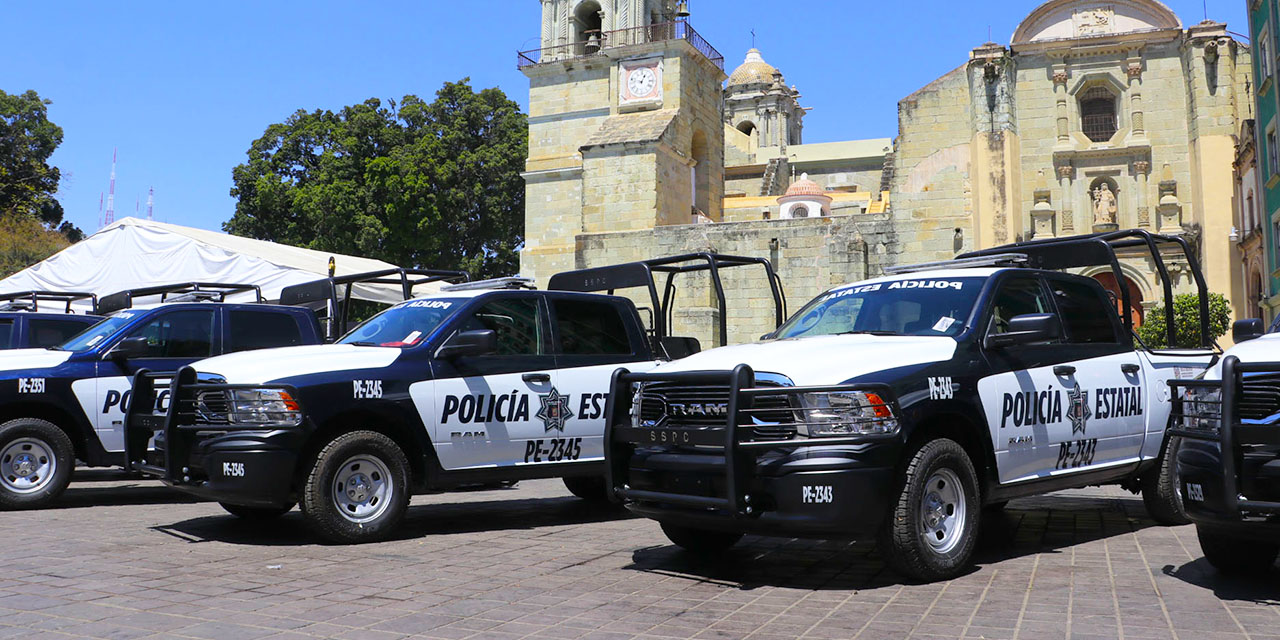 Fotos: Adrián Gaytán / Entregan 150 nuevas patrullas a policías de las corporaciones de seguridad pública en Oaxaca