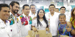 La diputada federal, Irma Juan Carlos, y el gobernador Salomón Jara Cruz, impulsan la promoción turística de Oaxaca.