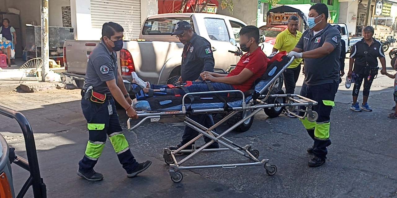 Motociclista resulta lesionado de una pierna | El Imparcial de Oaxaca