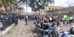 Fotos: Adrián Gaytán / Policías e inspectores municipales apoyados con patrullas retiraron los puestos de la calle doctor Pardo