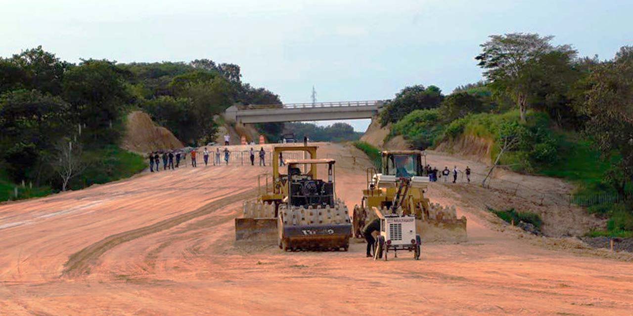 Foto: Archivo El Imparcial / Reinician los trabajos en la súper carretera a la Costa vía Barranca Larga-Ventanilla.