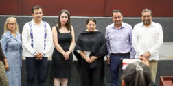 Foto: Congreso de Oaxaca / Sarahí Noriega Ricárdez, de vestido oscuro, es la titular de la OSFEO