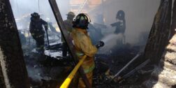 Un incendio en Tlalixtac consumió un taller de carpintería y vivienda