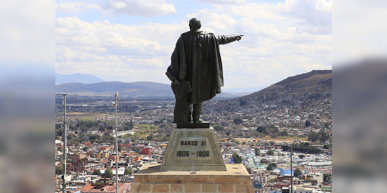 Fotos: Adrián Gaytán / Varias estatuas de Benito Juárez se pueden apreciar en diversos puntos de la ciudad.