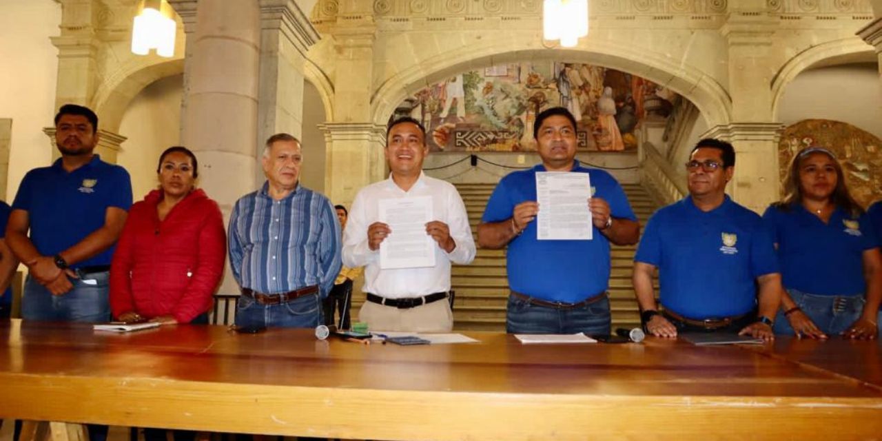 Recibe Secretario de Administración Antonino Morales Toledo pliego petitorio de STPEIDCEO | El Imparcial de Oaxaca