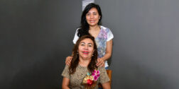 Foto: Rubén Morales / Alexandra Martínez y su mamá Jose Velásquez fueron captadas en un restaurante de esta ciudad.