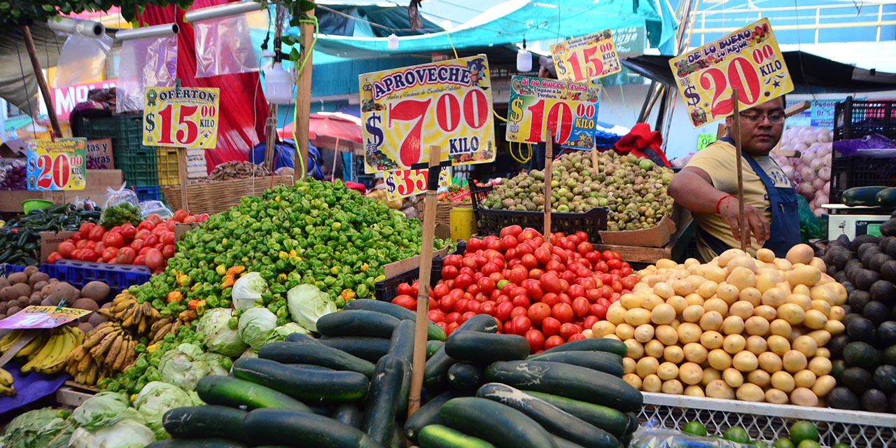 Foto: Adrián Gaytán / De acuerdo con los comerciantes del Mercado de Abasto de Oaxaca, se empiezan a estabilizan los precios de alimentos como la fruta y la verdura.