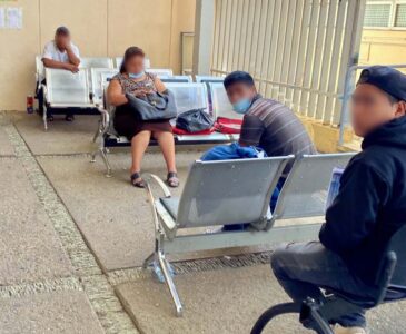 Foto: Luis Alberto Cruz / Dejan sin consulta externa a pacientes del Hospital Civil.