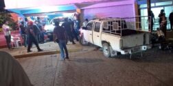 El expresidente Francisco Zárate perdió el control de su vehículo e ingresó a un comercio, donde estaba una mujer que resultó lesionada. La zona fue acordonada por las autoridades.