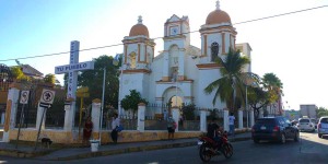 Los feligreses arribaron para venerar al Señor de los Corazones.