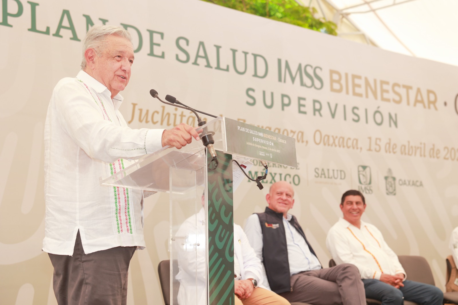 “Vamos a dejar un sistema de  salud pública de primera”: AMLO