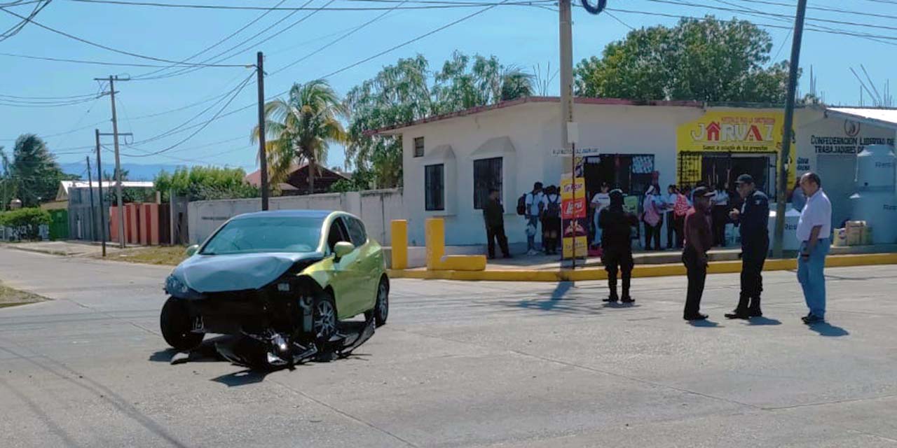 Aparatosa colisión deja una lesionada en Ciudad Ixtepec | El Imparcial de Oaxaca