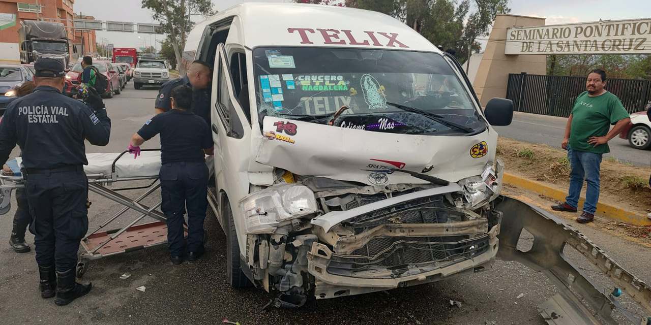 Chocan camioneta y pipa