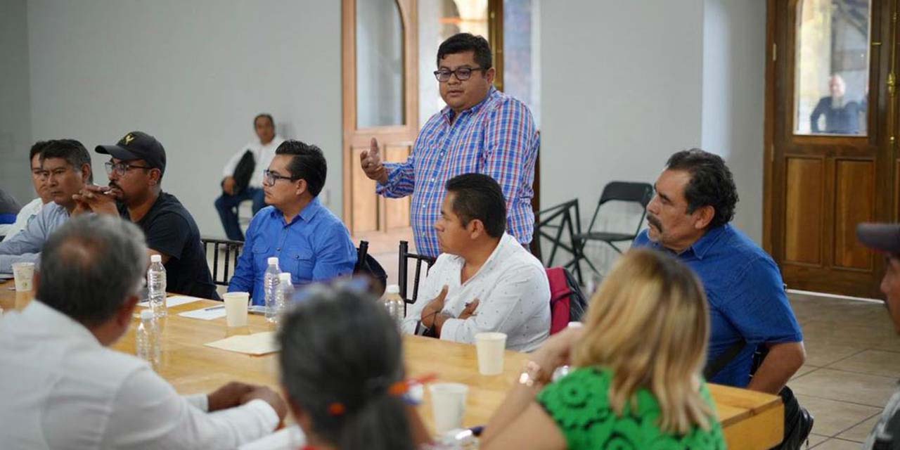 Los representes de ambos municipios fueron convocados por la SEGO y la JCA para llevar a cabo una mesa de diálogo.