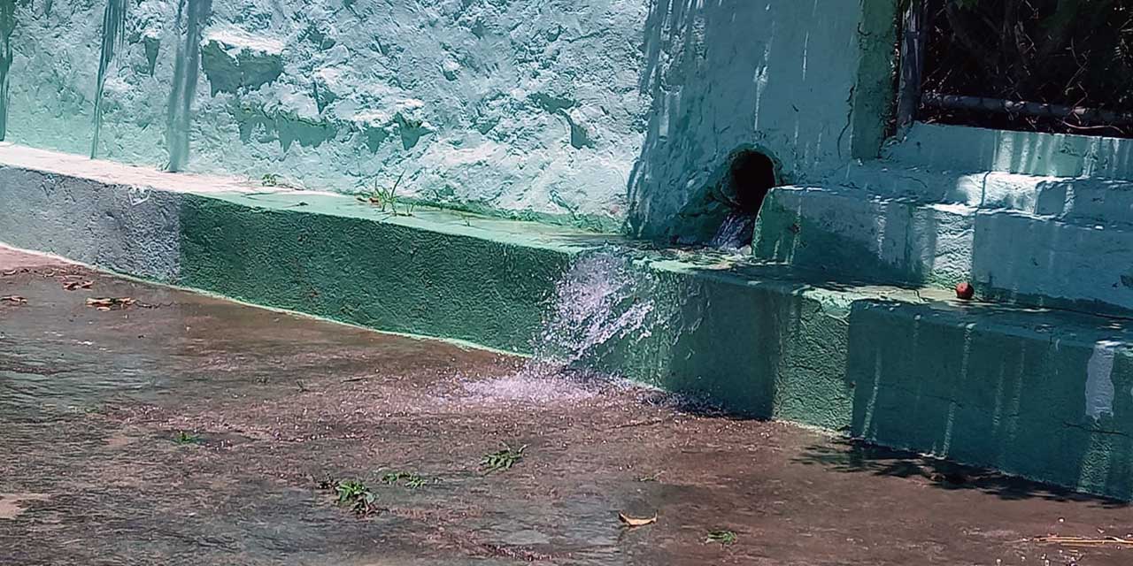 Denuncian fuga de agua en Matías Romero | El Imparcial de Oaxaca
