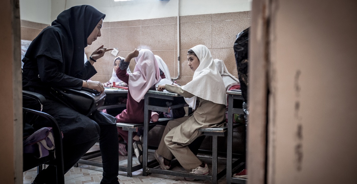 Niega Irán envenenamiento de mujeres en escuelas