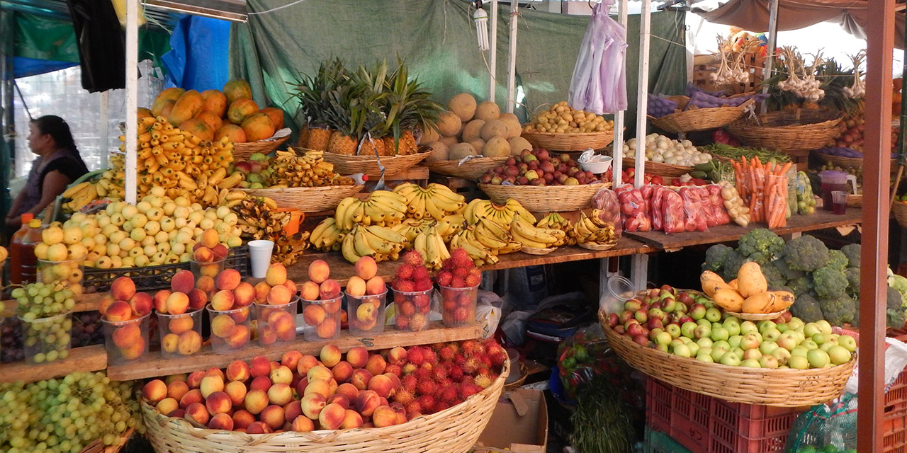 Inflación en México: Precios de frutas 2022 vs. 2023.