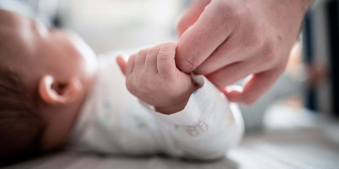 Nace el primer bebé con ADN de tres personas