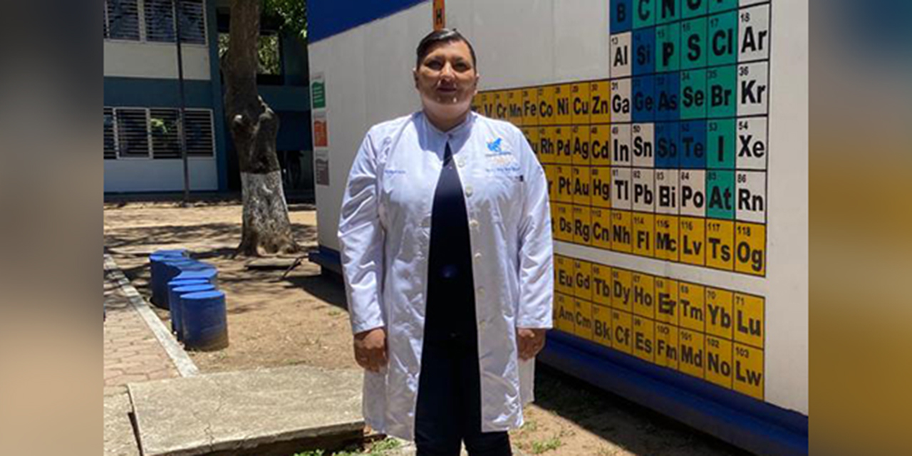 Foto: Yadira Sosa / La profesora investigadora de la UABJO, Adriana Moreno Rodríguez busca una alternativa terapéutica en el tratamiento de la enfermedad de chagas.