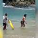 Rescatan a turistas en playa Estacahuite