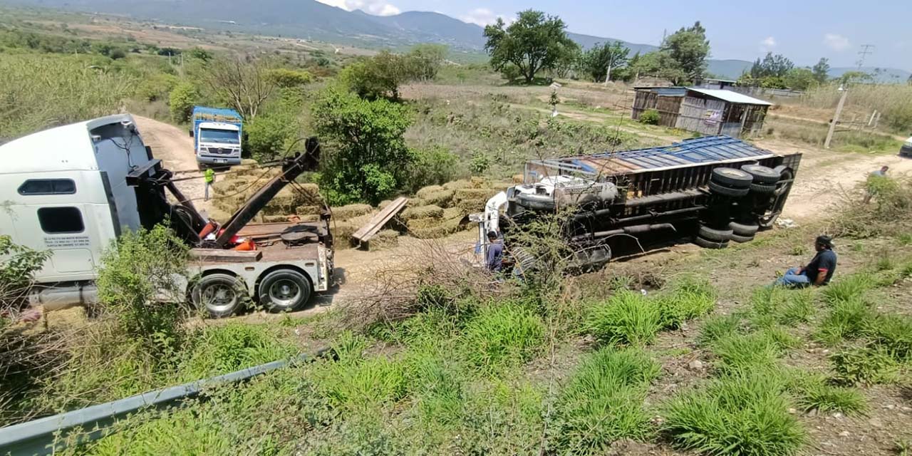 Vuelca tráiler en Monjas, Miahuatlán | El Imparcial de Oaxaca