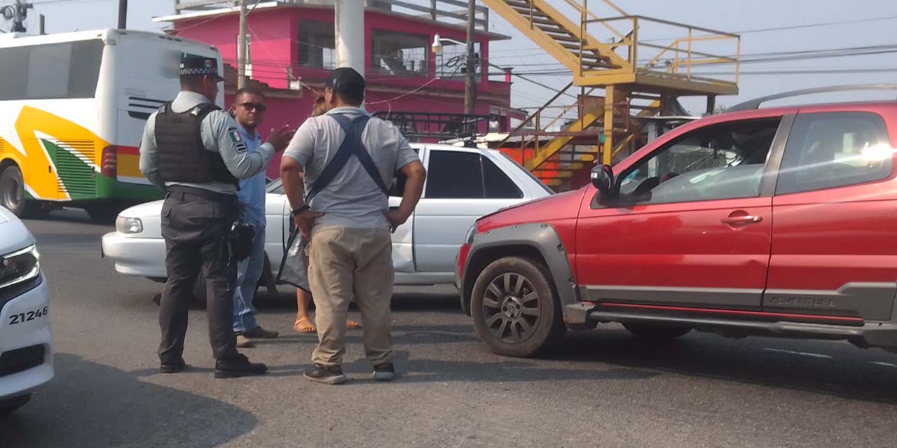 Choque deja daños en la Transístmica