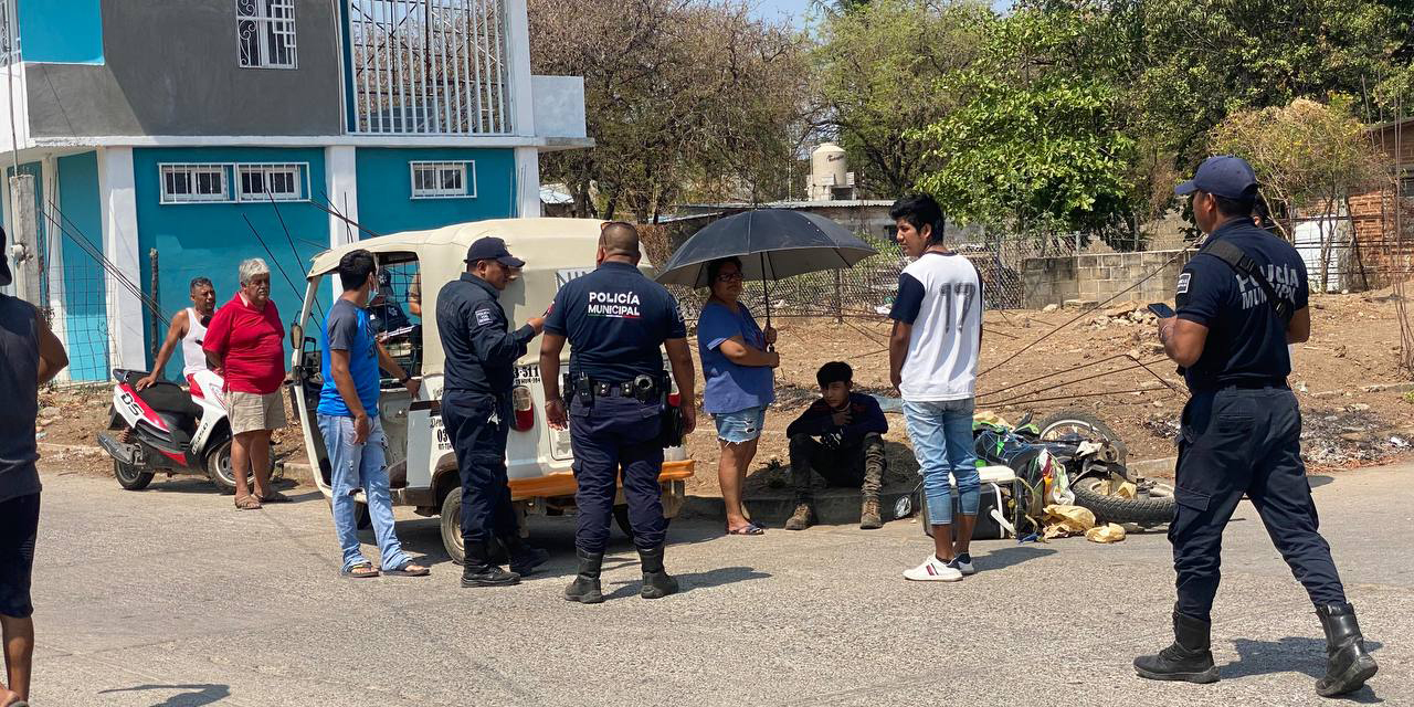 Mototaxi choca  con moto tortillero | El Imparcial de Oaxaca