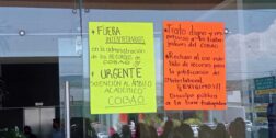 Foto: Cortesía / Protestan trabajadores del Cobao en oficinas centrales.