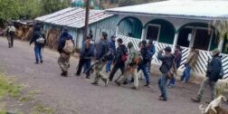 Foto difundida por redes sociales / Presunta presencia de grupos armados en la zona, denuncia Santiago Textitlán.