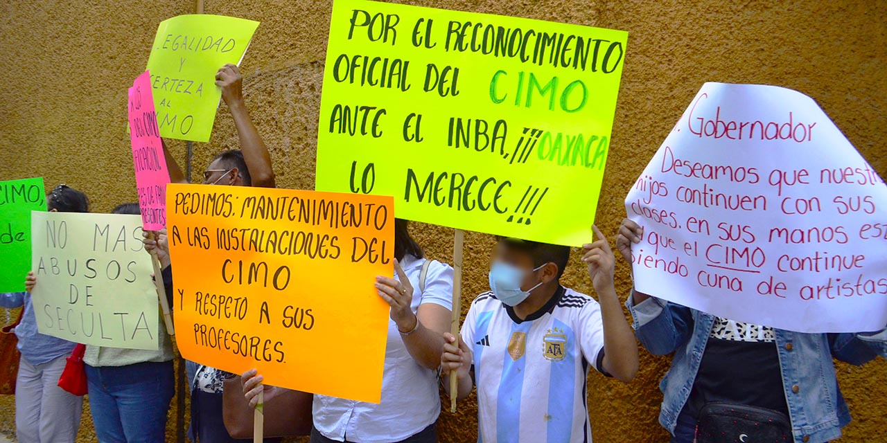 Foto: Adrián Gaytán / Protesta en el CIMO ante las pésimas instalaciones.