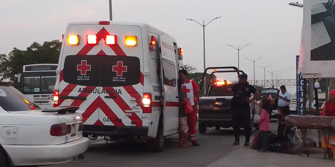 Paramédicos atienden  a mujer que sangraba | El Imparcial de Oaxaca