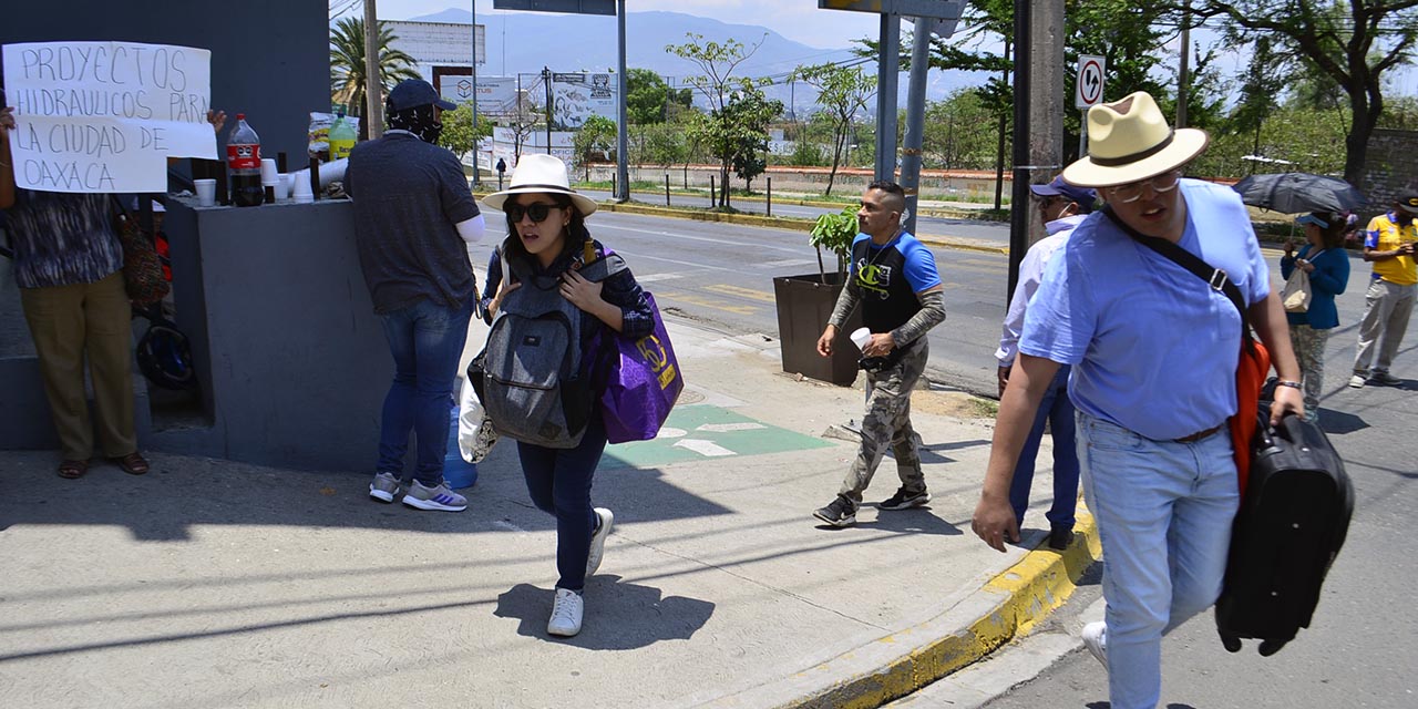 Foto: Adrián Gaytán / Turistas afectados por la demanda de vecinos de la colonia Aurora.
