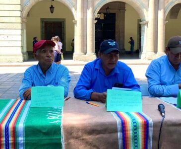 Viajó una comisión a la ciudad de Oaxaca para entablar una mesa de diálogo con las autoridades.