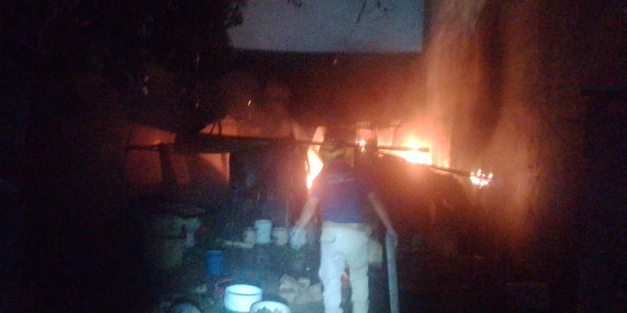 Se incendia domicilio en la colonia Vasconcelos | El Imparcial de Oaxaca