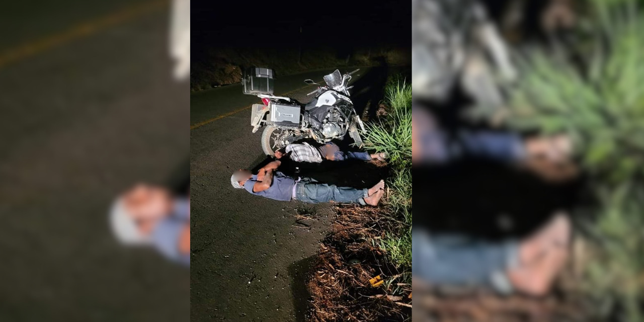 Ebrios sujetos echan siesta sobre la Carretera Federal 175 | El Imparcial de Oaxaca