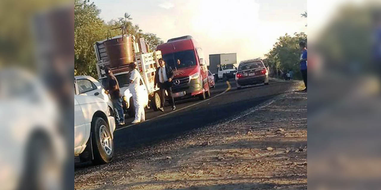 Choque de vehículos deja daños en la agencia de Huajuapan | El Imparcial de Oaxaca